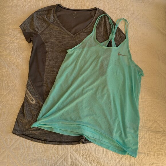 Set of 2 Workout Tops Altheta and Nike - Picture 3 of 13